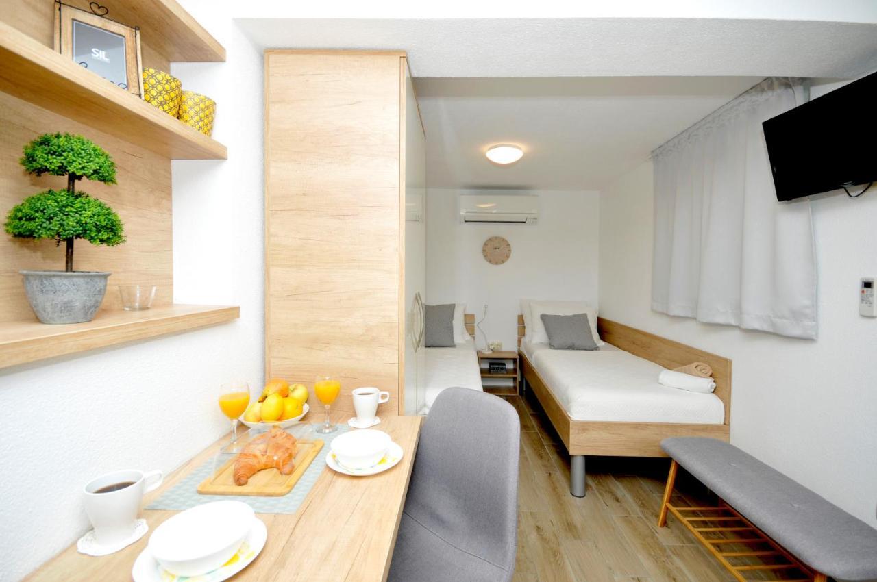 Apartments Penic Trogir Exterior foto