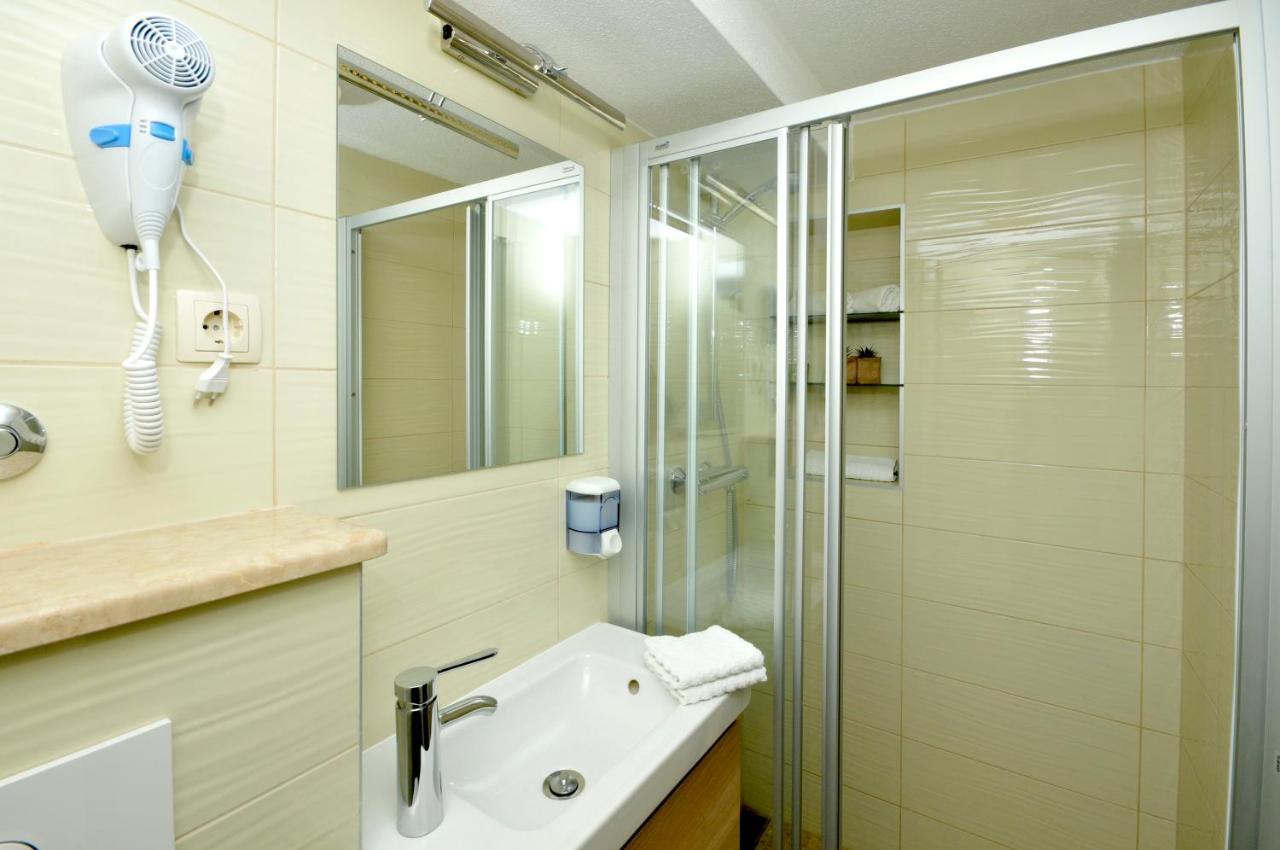 Apartments Penic Trogir Exterior foto