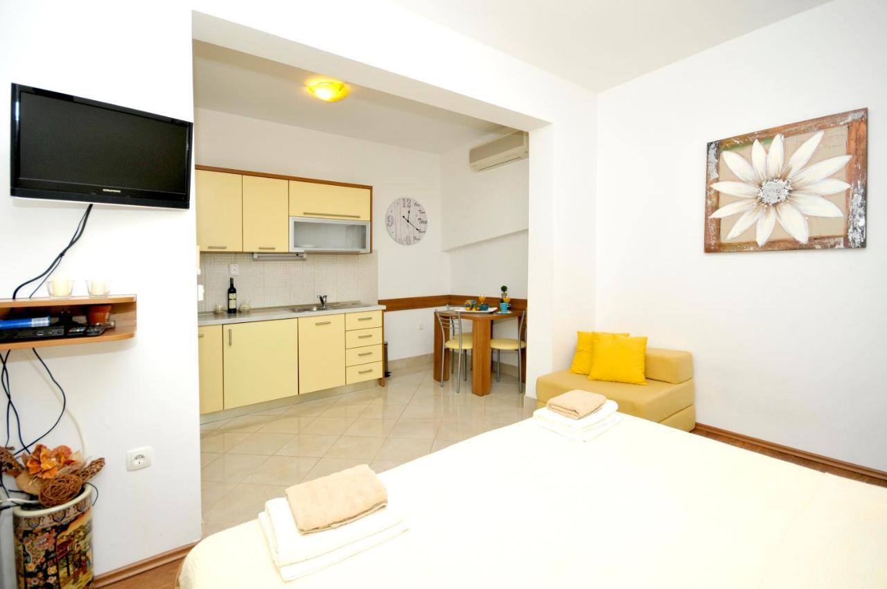 Apartments Penic Trogir Exterior foto