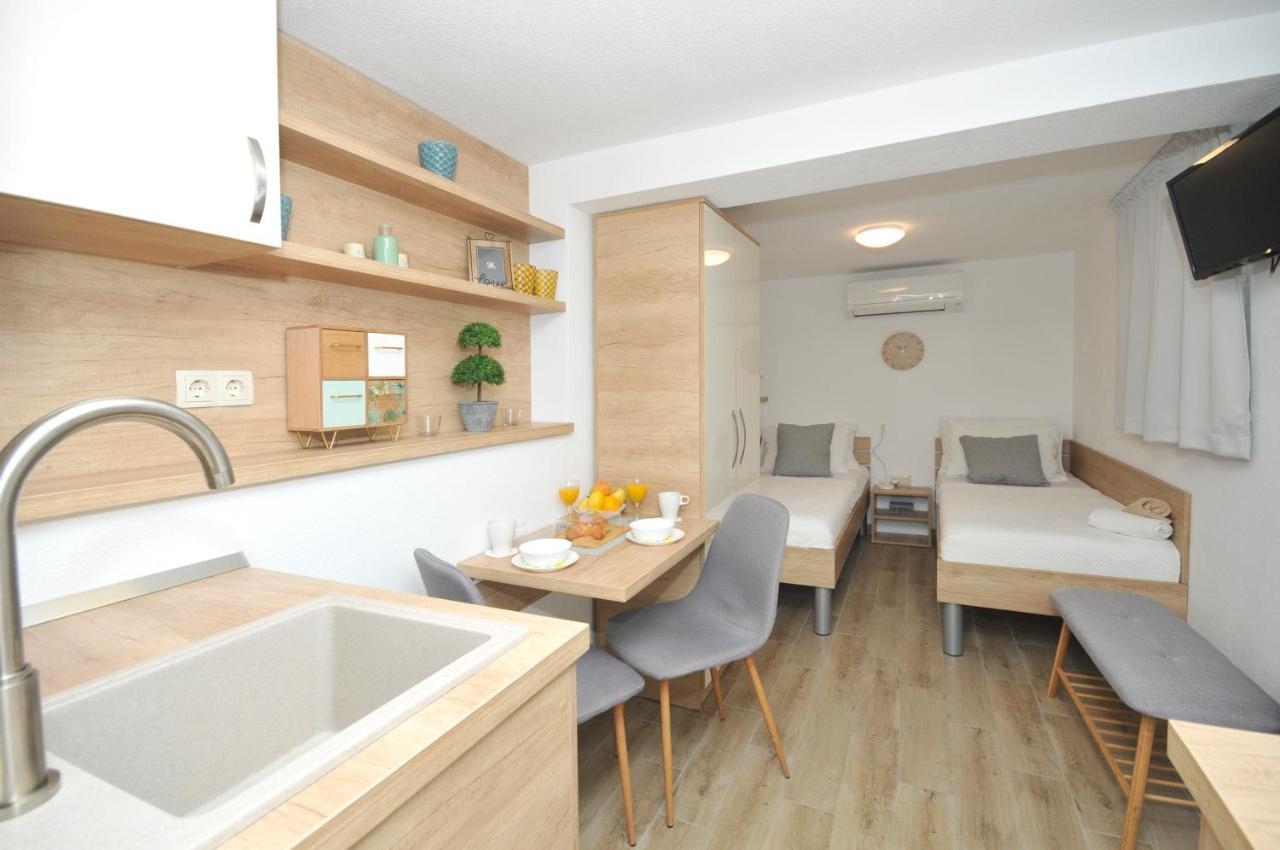Apartments Penic Trogir Exterior foto