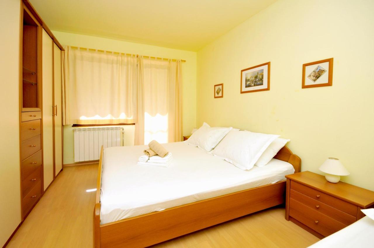 Apartments Penic Trogir Exterior foto