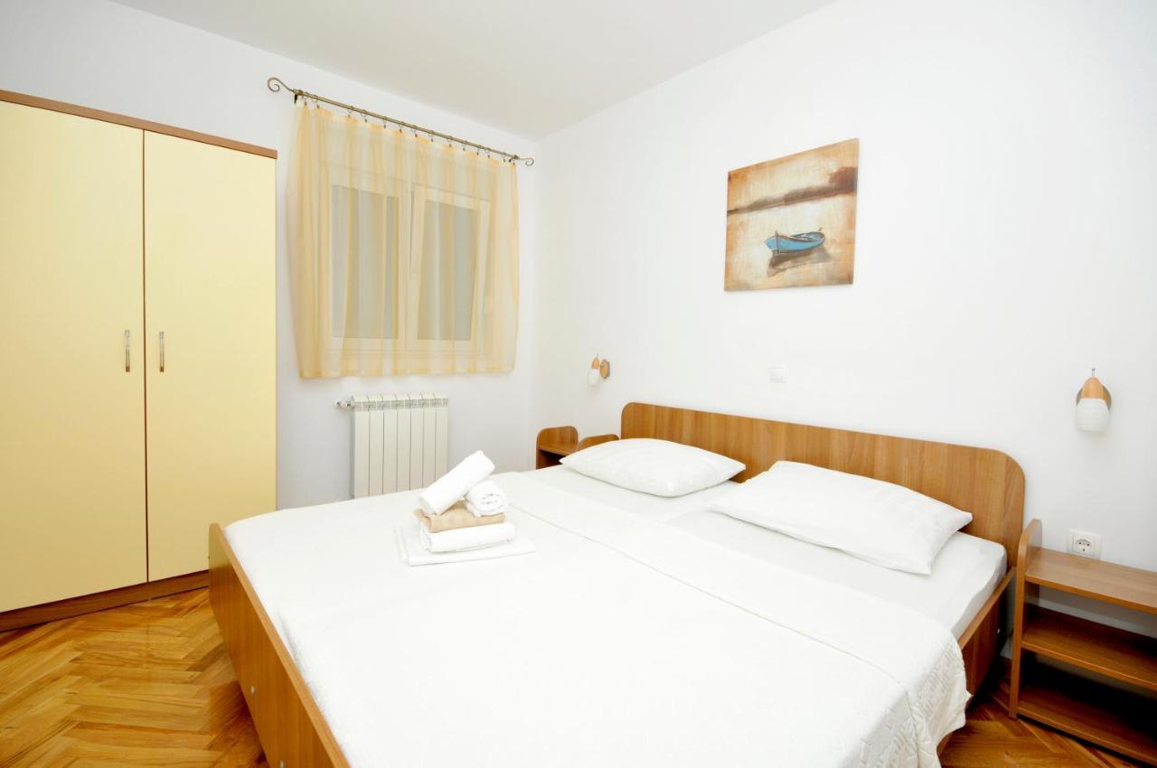 Apartments Penic Trogir Exterior foto