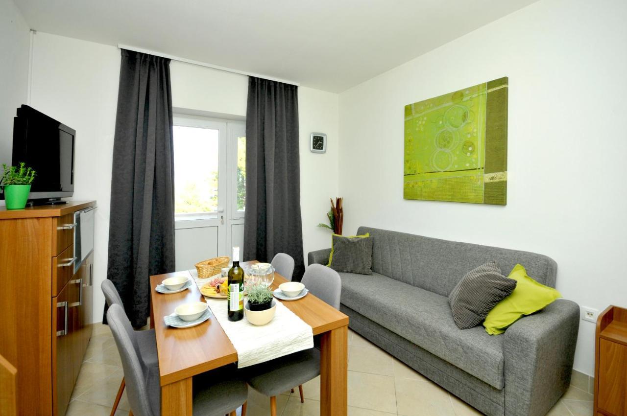 Apartments Penic Trogir Exterior foto