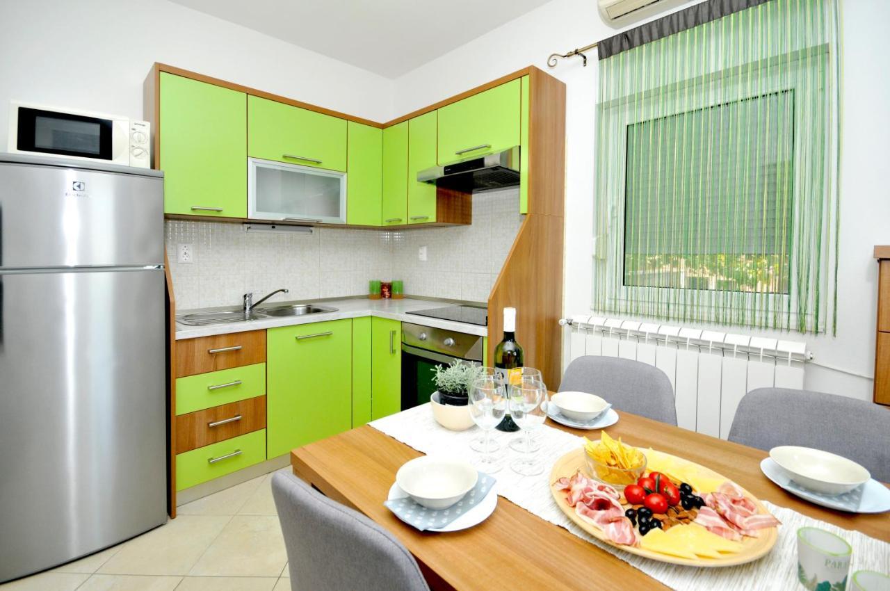 Apartments Penic Trogir Exterior foto