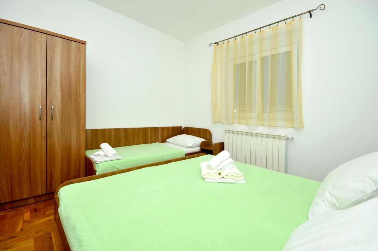 Apartments Penic Trogir Exterior foto